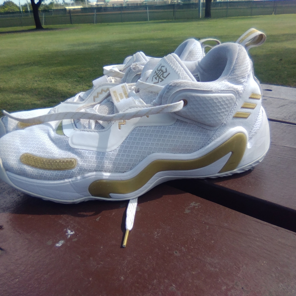 Adidas don issues 3